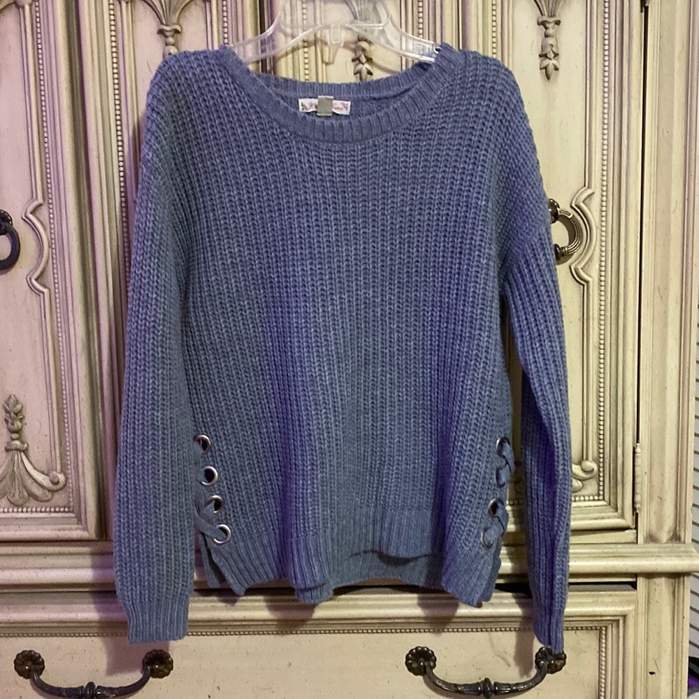It’s our time: Small grey cozy stylish sweater